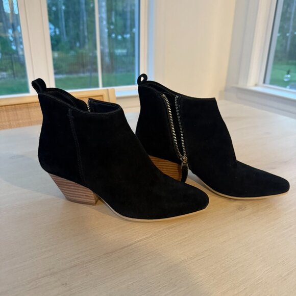 Dolce Vita Suede Bootie - Size 6 - Like New - Picture 3 of 3